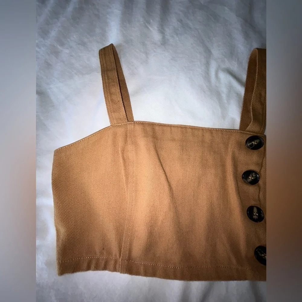 Cropped button tank - Picture 3 of 4